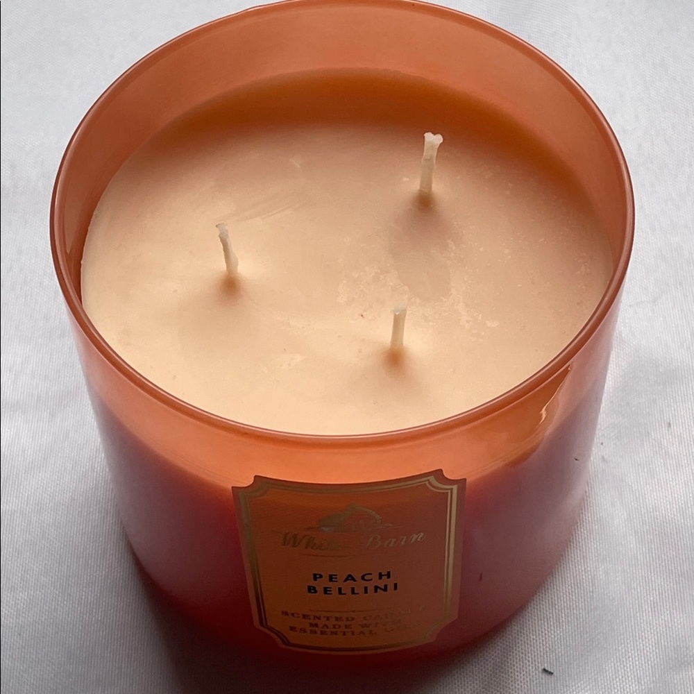 White Barn Peach Bellini Candle Bath and Bodyworks - Picture 4 of 8